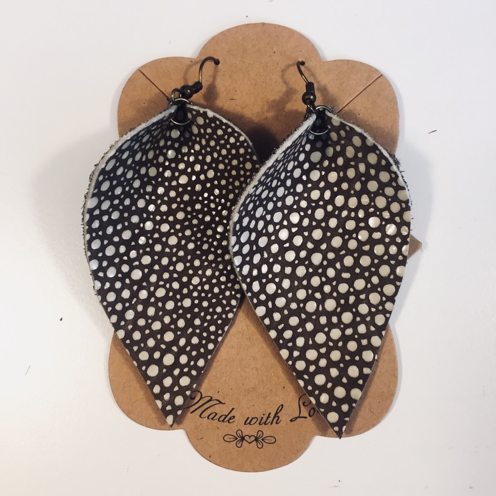 Speckled Leather Leaves